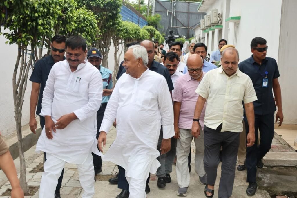 Nitish Kumar inspected the public hearing at the JD(U) state office and issued important directives to the organization