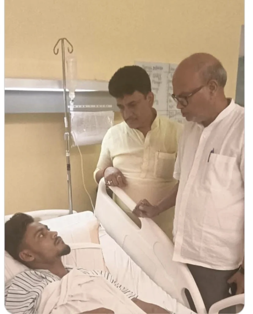 बेऊर केंद्रीय कारा में कांग्रेस के बिहार प्रभारी कृष्णा अल्लावरू और एनएसयूआई के राष्ट्रीय अध्यक्ष विनोद जाखड़ ने छात्र आंदोलन के दौरान गिरफ्तार छात्र नेताओं से मुलाकात की तथा बाद में अस्पताल में भर्ती घायल छात्रों का भी हालचाल जाना।