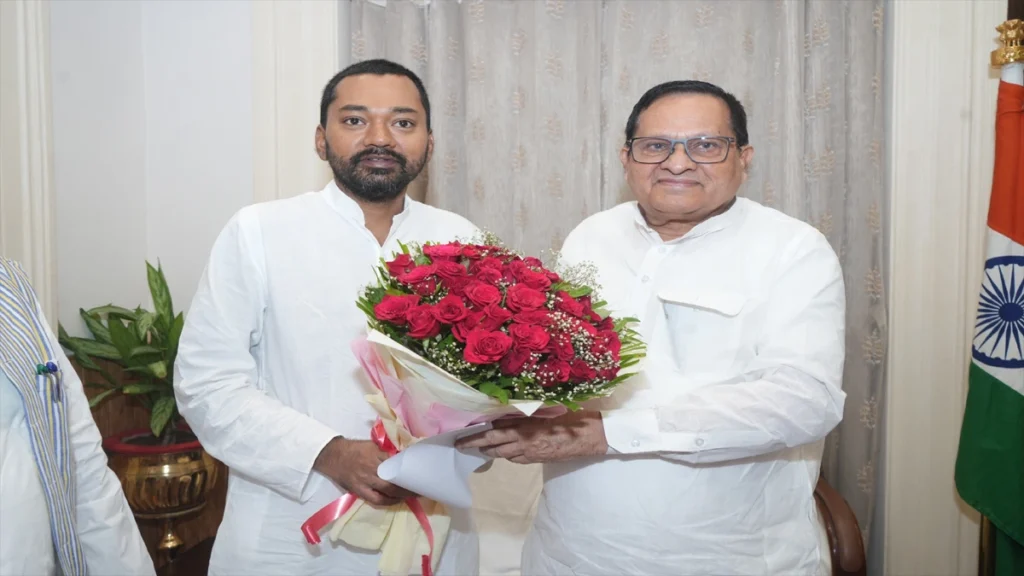 बिहार विधान परिषद के मानसून सत्र के प्रारंभ में सभापति अवधेश नारायण सिंह ने कृषि, शिक्षा, स्वास्थ्य, पर्यटन, पर्यावरण, शहरी विकास और खेल समेत विभिन्न क्षेत्रों में राज्य सरकार की प्रमुख योजनाओं और उपलब्धियों का उल्लेख किया। उन्होंने राज्यहित से जुड़े मुद्दों पर सार्थक चर्चा की उम्मीद भी जताई।