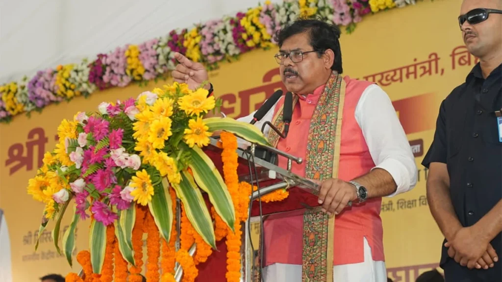 मधेपुरा मिड डे मील विवाद पर शिक्षा मंत्री सख्त, दोषियों पर होगी कड़ी कार्रवाई मधेपुरा मिड डे मील मामले पर कार्रवाई के निर्देश देते शिक्षा मंत्री मिथिलेश तिवारी