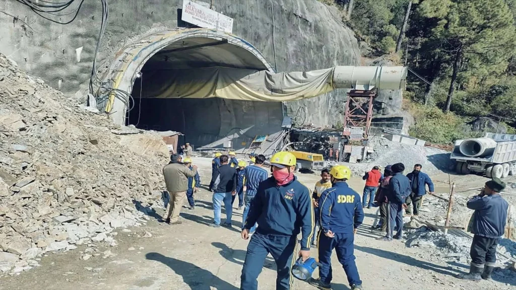 सिक्किम की निर्माणाधीन तीस्ता स्टेज-6 परियोजना की ADIT-3 सुरंग में हुई भीषण त्रासदी के बाद केवल तकनीकी कारण नहीं, बल्कि सुरक्षा प्रबंधन और प्रशासनिक निर्णयों की भूमिका पर भी सवाल उठ रहे हैं।