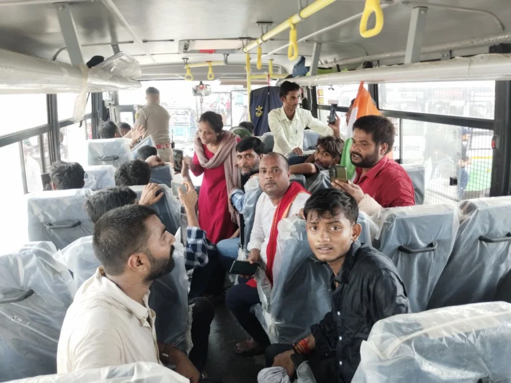 पटना में BPSC और TRE-4 अभ्यर्थियों के आंदोलन के दौरान पुलिस कार्रवाई, वाटर कैनन और घायल छात्रों से जुड़े घटनाक्रम को दर्शाती FreelancerPost की फीचर इमेज।