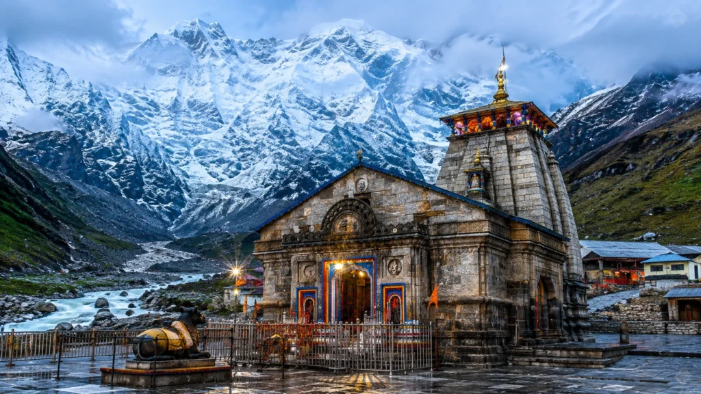 केदारनाथ मंदिर और आदि गुरु शंकराचार्य (788-820 ईस्वी) का संबंध अत्यंत गहरा, ऐतिहासिक और सनातन संस्कृति के पुनरुद्धार से जुड़ा हुआ है। 