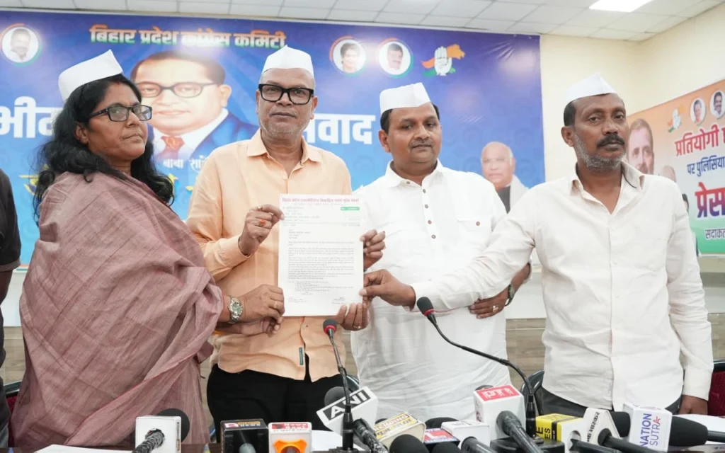 डॉ. संजय यादव ने कहा कि वित्त रहित शिक्षा नीति की समाप्ति और सभी वित्त रहित कॉलेजों के समायोजन की मांग को लेकर कांग्रेस सेवादल की ओर से राज्यव्यापी आंदोलन चलाया जा रहा है।