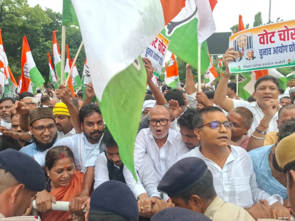 राजेश राम ने कहा कि राहुल गांधी ने बिहार विधानसभा चुनाव से पहले ‘वोटर अधिकार यात्रा’ के जरिए मतदाता सूची से जुड़े सवाल उठाए थे।
