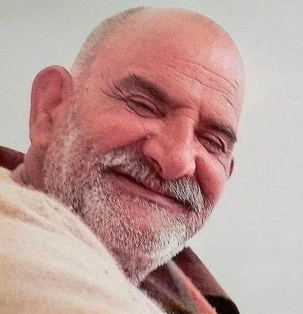 जॉब्स ने बताया कि कैसे अपनी युवावस्था के कठिन दिनों में कैंची धाम की यात्रा ने उन्हें आत्मिक स्पष्टता और जीवन का नया दृष्टिकोण दिया था।