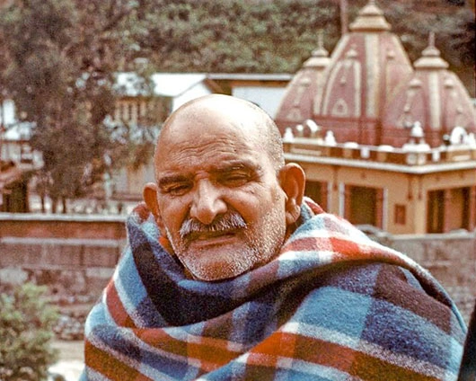 बाबा नीम करौली का जीवन और उनकी लीलाएँ यह सिद्ध करती हैं कि सच्चा अध्यात्म आडंबरों, लंबे प्रवचनों या दिखावे में नहीं, बल्कि निस्वार्थ प्रेम और जन-सेवा में निहित है।