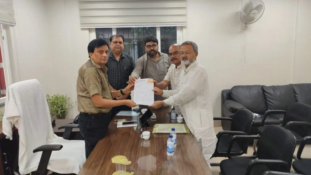  निर्वाचन आयोग अपनी सूची को व्यवस्थित कर स्नातक और शिक्षक मतदाताओं के लिए अलग-अलग मतदाता सूची तैयार करे