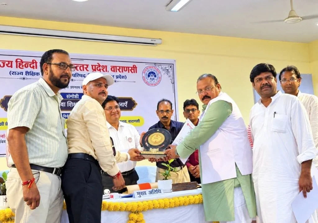  डॉ. राम जनम सिंह द्वारा रचित नाटक पुस्तक "यशोधरा के प्रश्न" का गरिमामय वातावरण में लोकार्पण संपन्न हुआ।