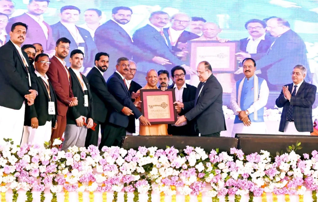 मुख्यमंत्री ने कार्यक्रम में बार और बेंच को न्याय व्यवस्था के महत्वपूर्ण अंग बताया। उन्होंने प्रयागराज की न्यायिक और ऐतिहासिक विरासत का भी उल्लेख किया।