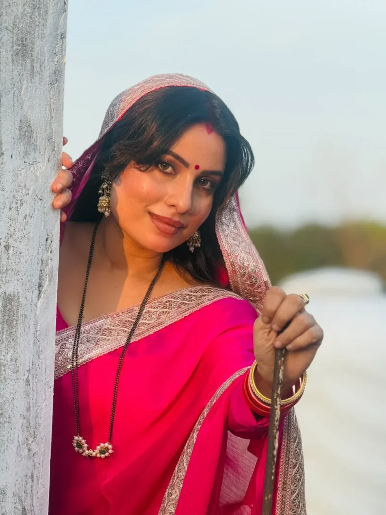 संजना पांडेय के मुताबिक, फिल्म के जिस सीन की शूटिंग हो रही थी, उसमें उन्हें आग के बीच खड़ा होना था।